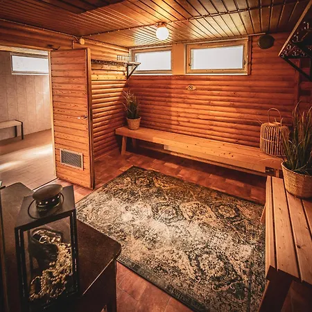 Hotel Sveitsin Maja Hyvinkää
